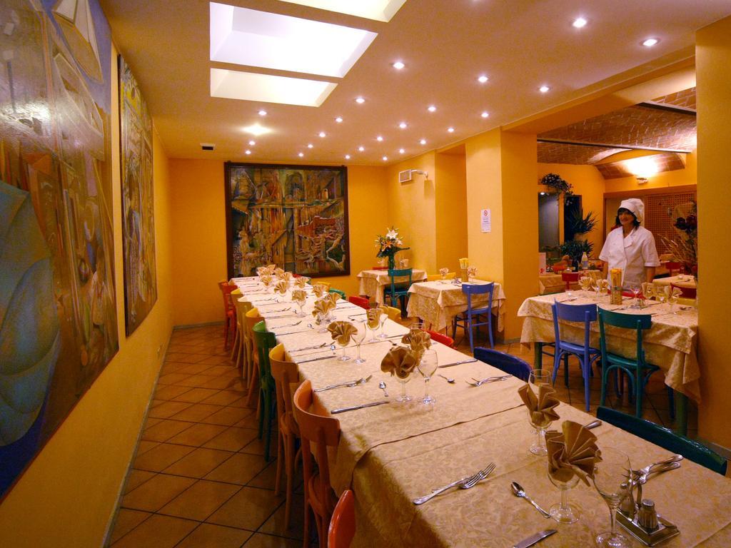 Albergo Ristorante Corsini Pavullo nel Frignano Εξωτερικό φωτογραφία