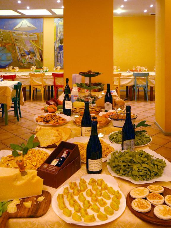 Albergo Ristorante Corsini Pavullo nel Frignano Εξωτερικό φωτογραφία
