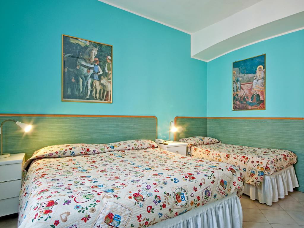Albergo Ristorante Corsini Pavullo nel Frignano Δωμάτιο φωτογραφία